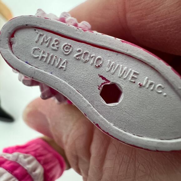 Lot of 4 WWE Action Figures Steve Austin Roman Reigns Ultimate Warrior Sting VTG - Picture 5 of 7